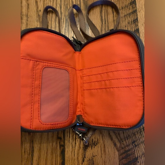 Lily Pond Gray Crossbody Wallet Purse Zipper travel - Picture 7 of 8